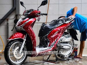 cac-buoc-rua-xe-may-sach-ngay-tai-nha (1)